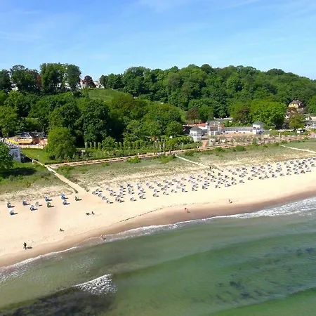 Ruhige Lage, Im Bäderstil Mit Wintergarten - Möwe 04 * Goehren (Ruegen)